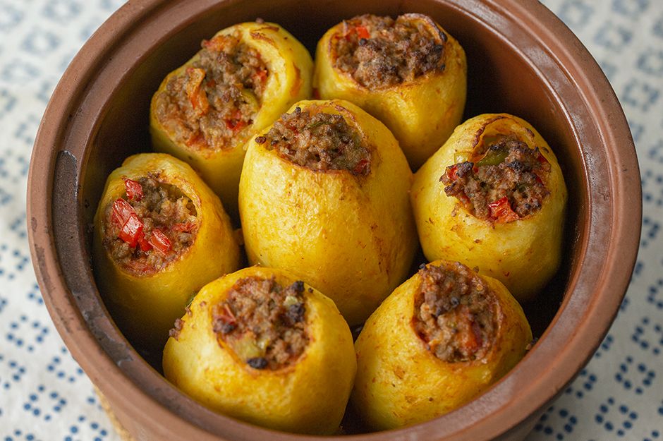 https://yemek.com/tarif/kiymali-patates-dolmasi/ | Kıymalı Patates Dolması Tarifi