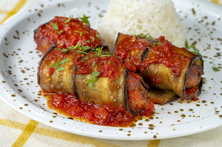 https://yemek.com/tarif/patlicanli-sis-kofte/ | Patlıcanlı Şiş Köfte Tarifi