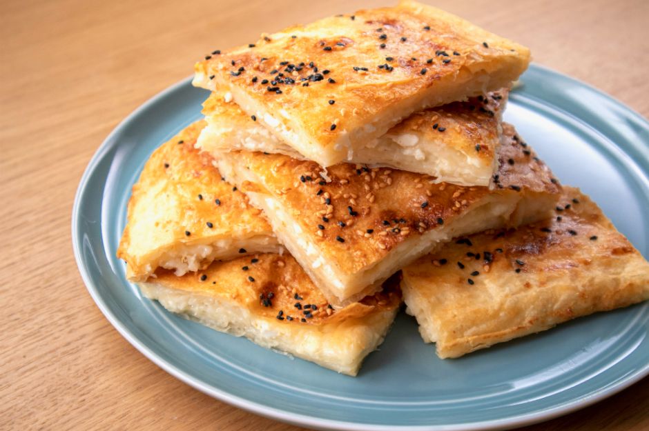 https://yemek.com/tarif/peynirli-borek/  | Peynirli Börek Tarifi